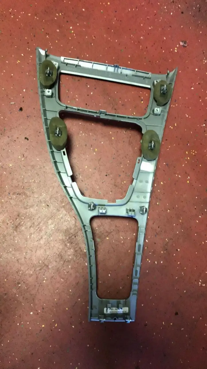 BMW 3 E90 E91 (2005 - 2012) 7118029 Рамка рычага КПП — фото 2