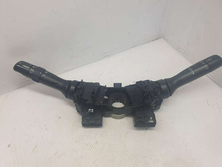 Toyota Yaris (2005 - 2009)  17F144 Комплект ручек