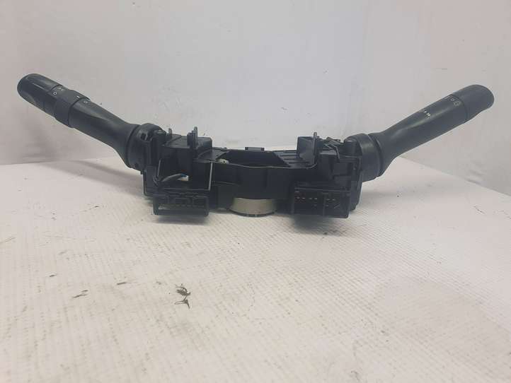 Toyota Yaris (2005 - 2009)  17F144 Комплект ручек