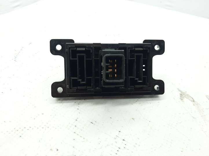 Hyundai Santa Fe (2005 - 2009)  202007239 Кнопка крюка в багажнике