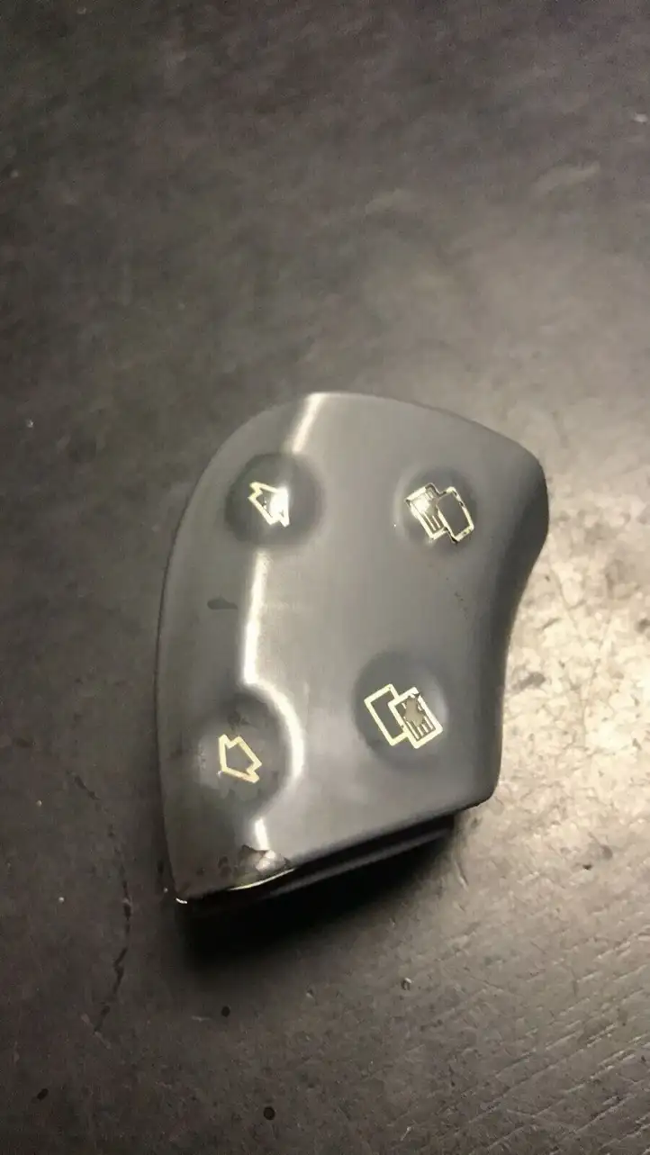 Mercedes-Benz CLK A208 (1997 - 2002) A2038210879 Кнопки на рулевом колесе — фото 1