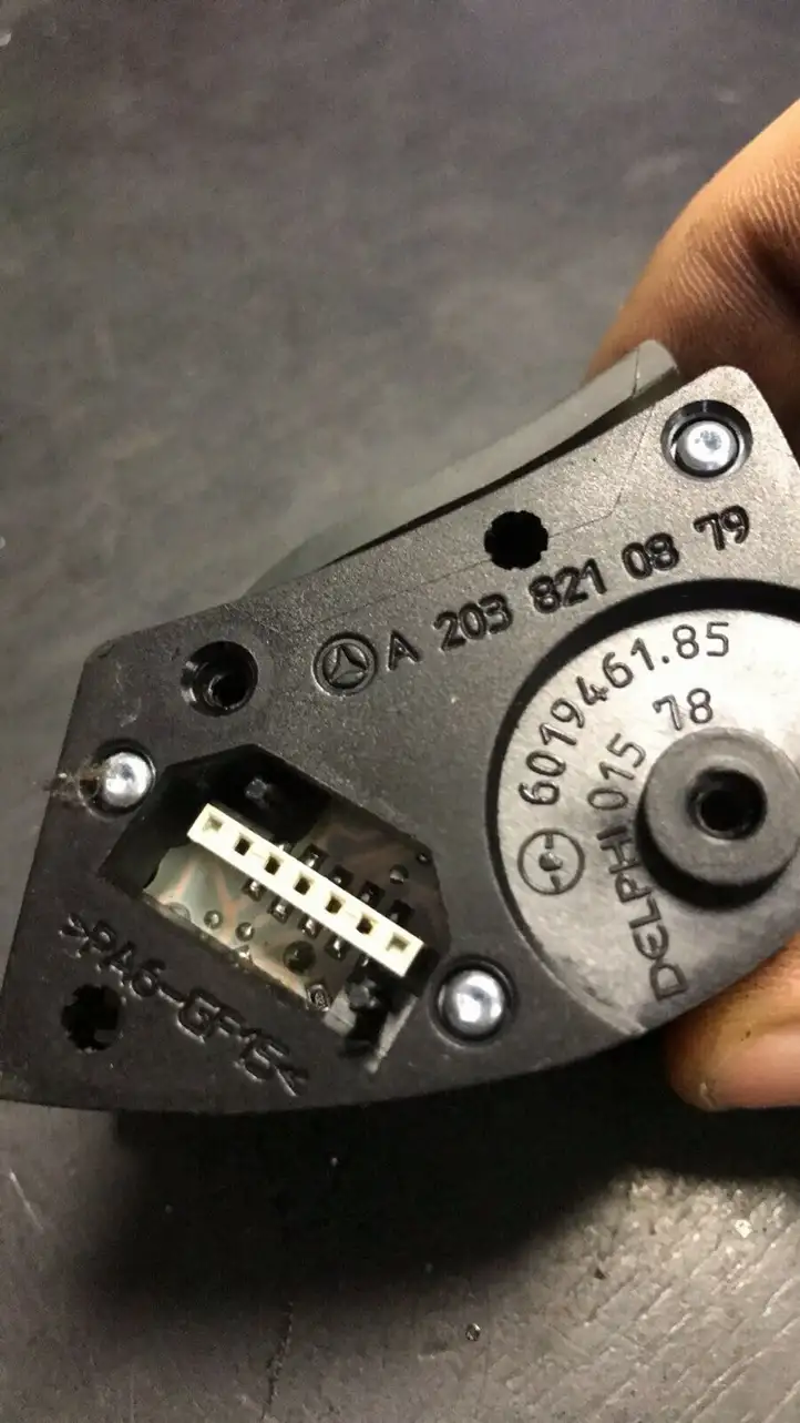 Mercedes-Benz CLK A208 (1997 - 2002) A2038210879 Кнопки на рулевом колесе — фото 2