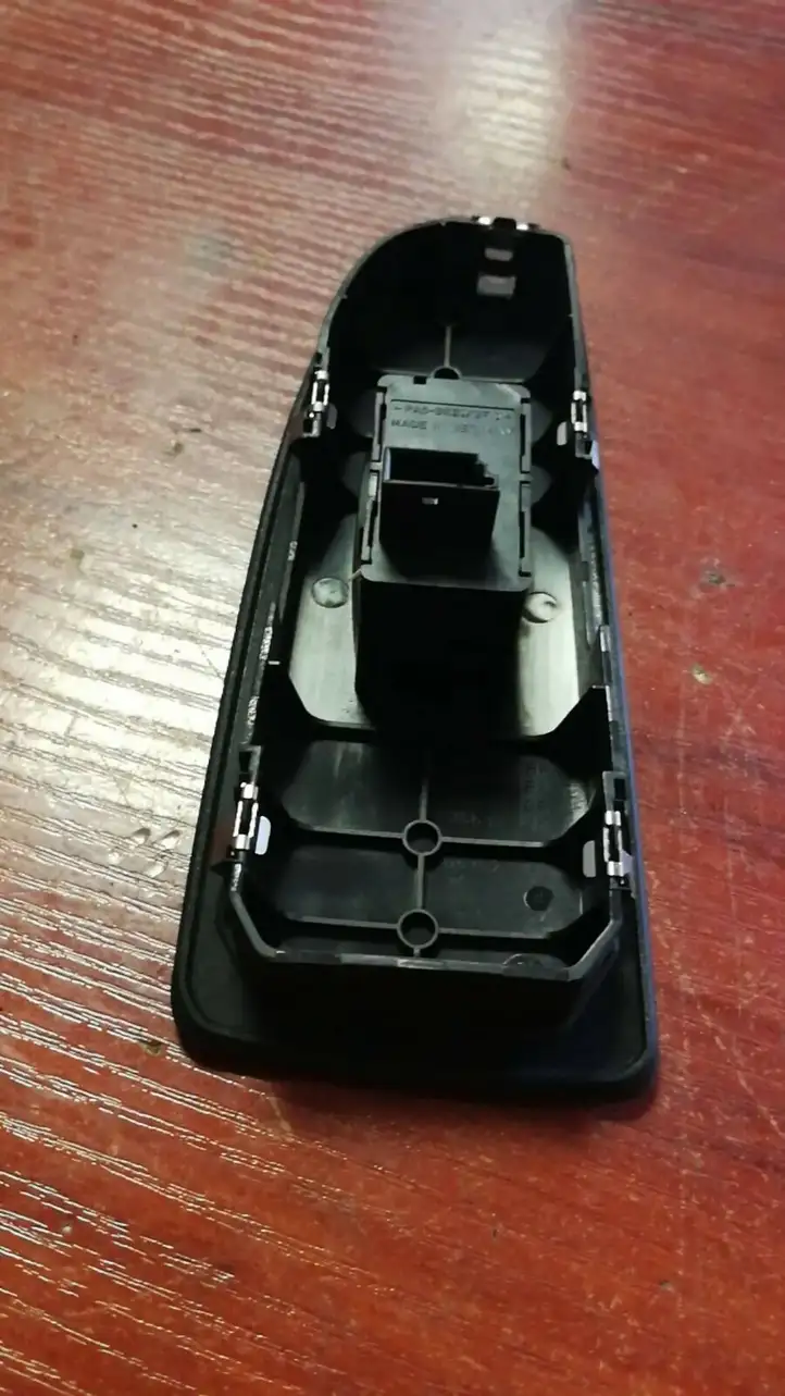 BMW 1 E81 E87 (2004 - 2011) 6935534 Кнопка стеклоподъемников — фото 2