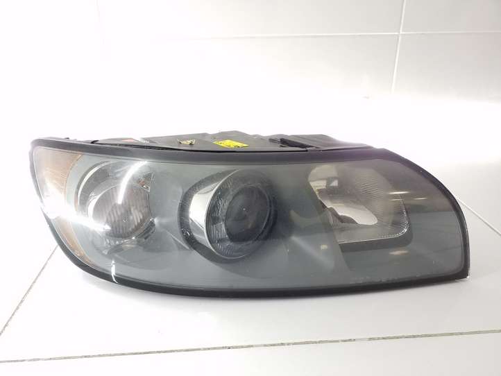 Volvo V50 (2004 - 2008)  30698890 Передняя фара