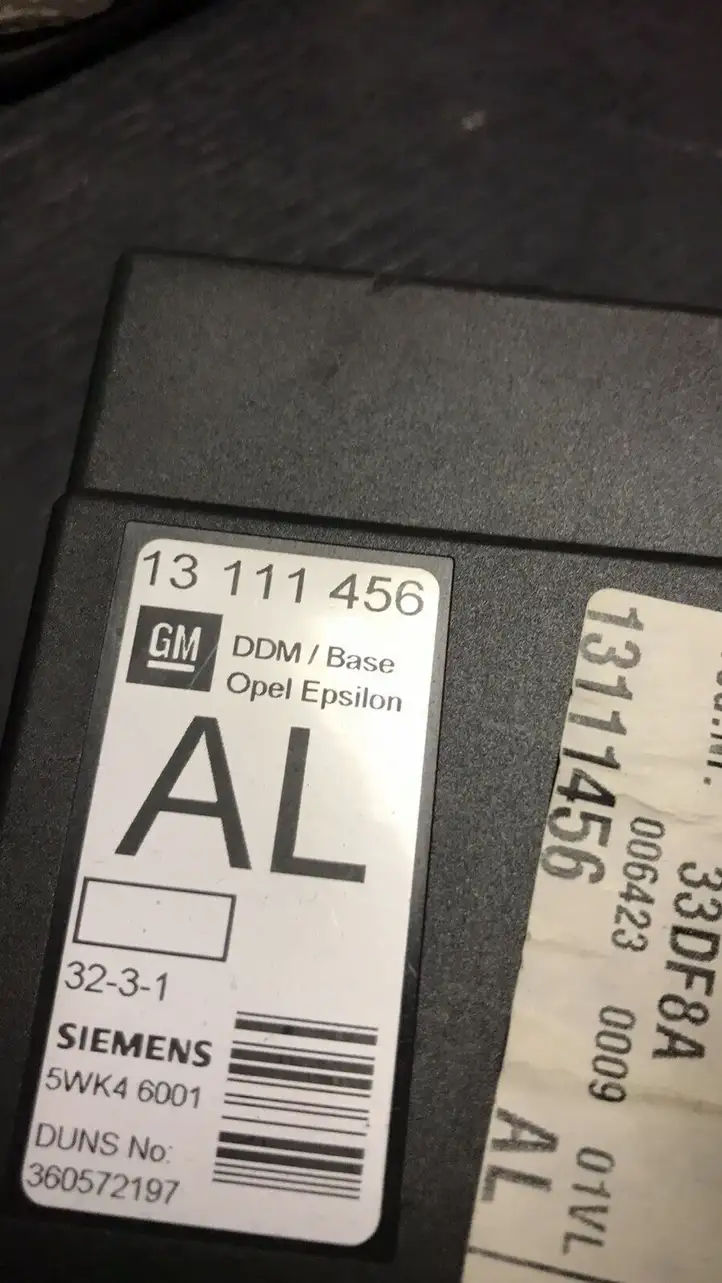 Opel Vectra C (2002 - 2005) 13111456 Блок управления дверью — фото 2