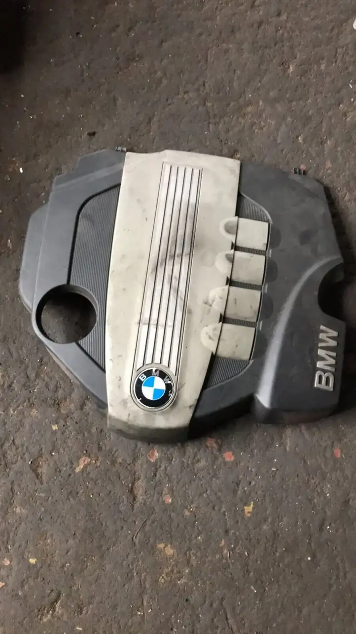 BMW 3 E90 E91 (2005 - 2012) 7797410 Крышка двигателя декоративная — фото 1