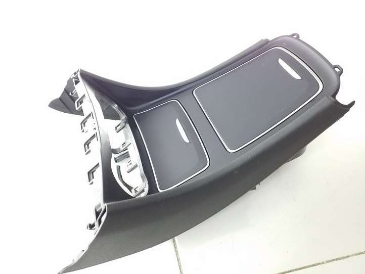 Mercedes-Benz A W176 (2012 - 2018)  A1766804400 Другая центральная деталь консоли (туннеля)