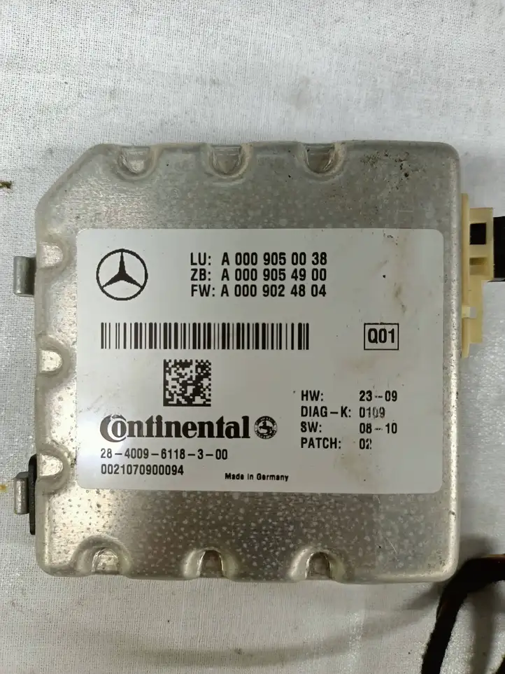 Mercedes-Benz E W212 (2009 - 2016) A0009024804 Камера в лобовом стекле — фото 1