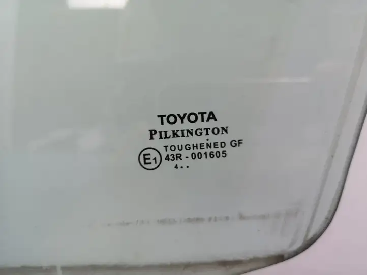 Toyota Avensis T270 (2012 - 2015) 43R001605 Стекло передней двери — фото 2