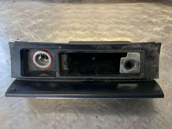 Volkswagen PASSAT B6 (2005 - 2010)  3C0863284 Передняя пепельница