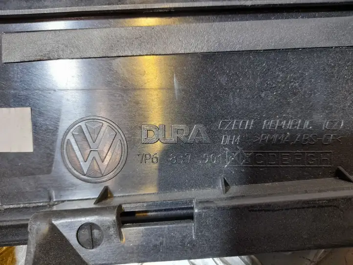 Volkswagen Touareg II (2010 - 2018) 7P6837901 Накладка стекла передней двери — фото 3
