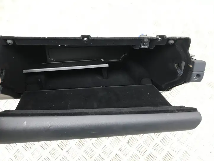 Lexus GS250 300 350 300h 450h (2011 - 2015) 5555030190 Бардачок в сборе — фото 3