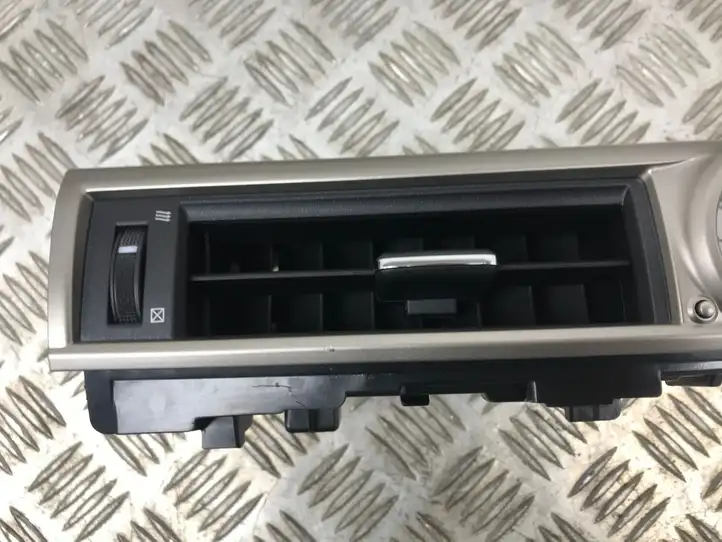 Lexus GS250 300 350 300h 450h (2011 - 2015) 3556420480 Центральный воздушный дефлектор — фото 3