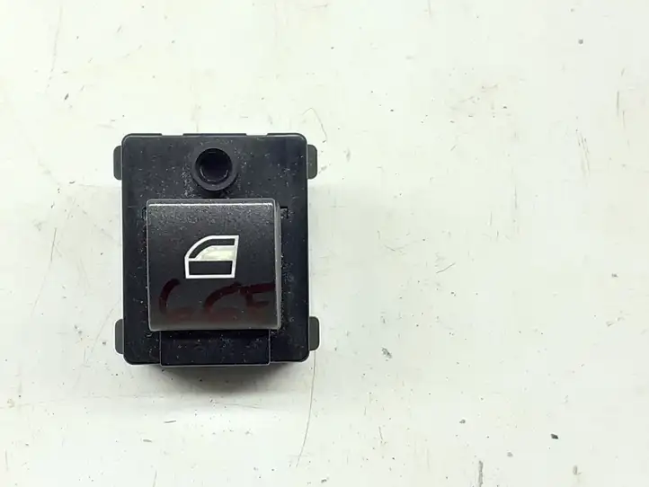 BMW 7 E65 E66 (2001 - 2008) 8379597 Кнопка стеклоподъемников — фото 1