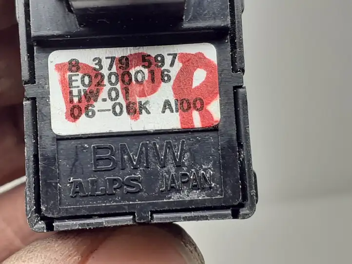 BMW 7 E65 E66 (2001 - 2008) 8379597 Кнопка стеклоподъемников — фото 2