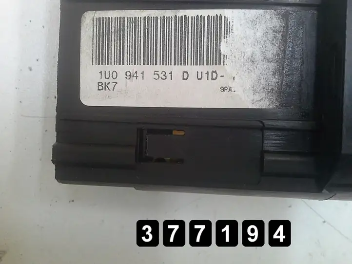Skoda Superb B5 (3U) (2001 - 2008) 1u0941531d Другие включатели / ручки/ переключатели — фото 4