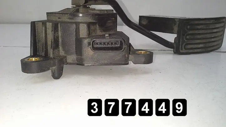 Nissan Qashqai (2006 - 2010) 1500dcinisan1128a Педаль акселератора — фото 3