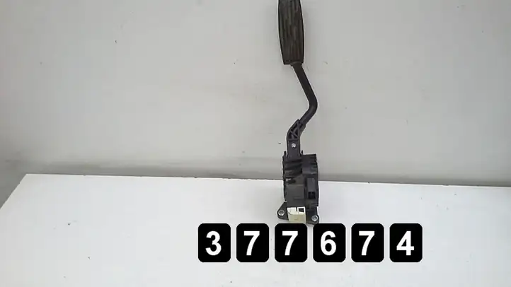 Opel Corsa D (2006 - 2010) 1300cdti13305805 Педаль акселератора — фото 1