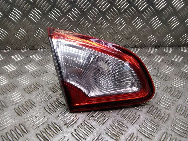 Nissan Qashqai (2010 - 2013)  89503189 Задний фонарь в крышке багажника