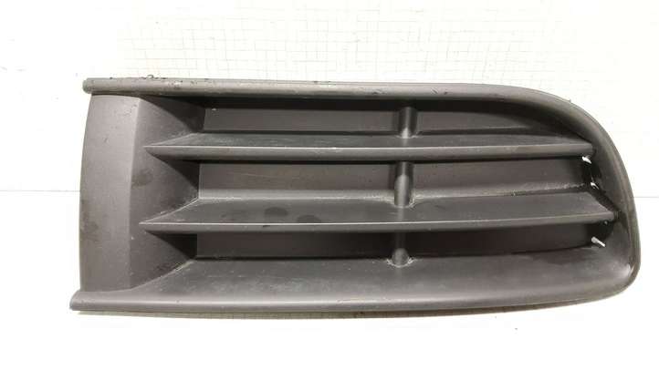 Volkswagen Polo (2001 - 2005)  6Q0853666 Нижняя решётка (из трех частей)