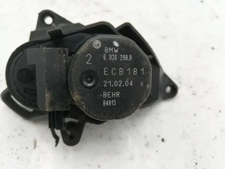 BMW 5 E60 E61 (2004 - 2010) 69302999 Двигатель задвижки потока воздуха — фото 2