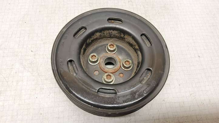 Volkswagen PASSAT B6 (2005 - 2010)  06A105243E Шкив коленчатого вала