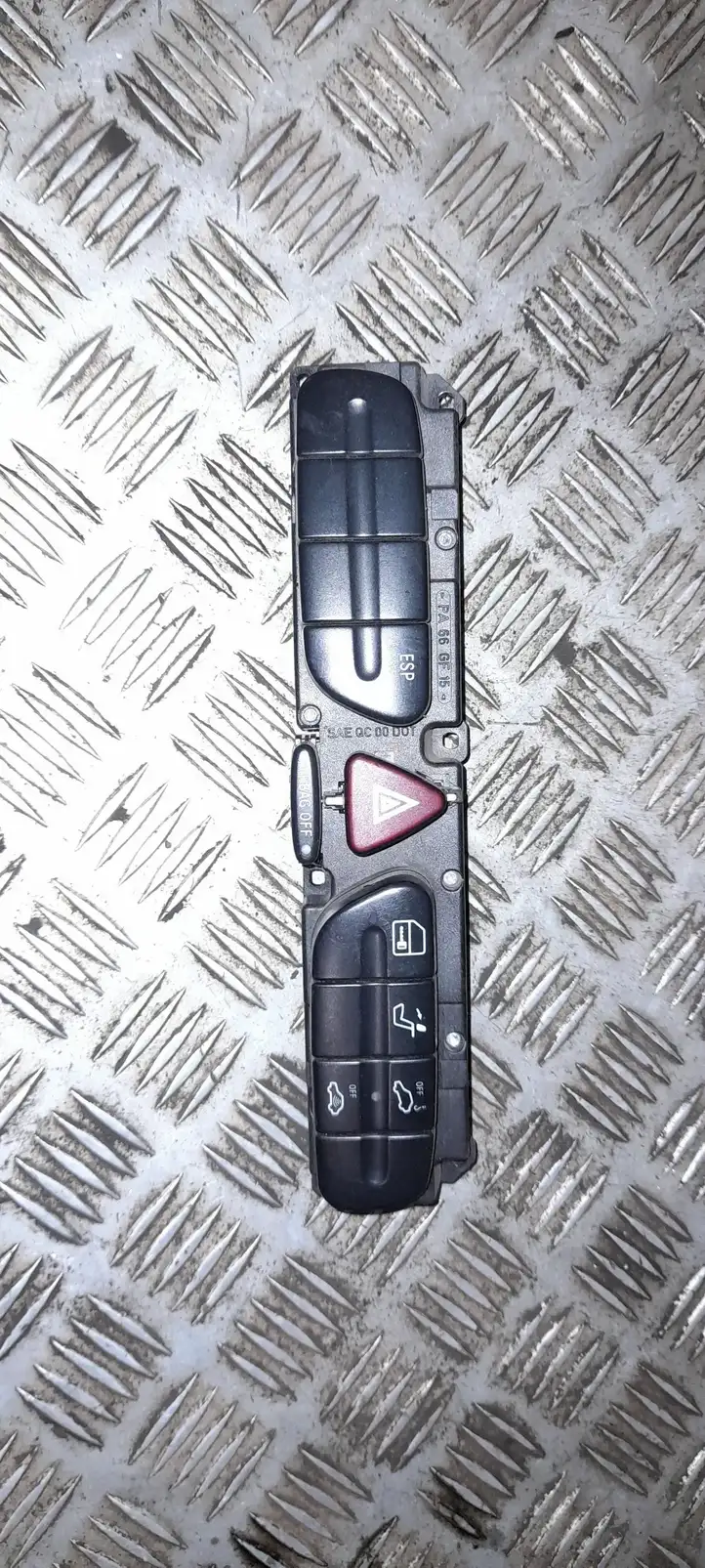 Mercedes-Benz C W203 (2000 - 2007) 2038216258 Блок кнопок на панели — фото 1
