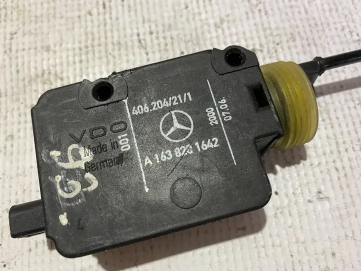 Mercedes-Benz ML W163 (1997 - 2005) a1638201642 Привод замка крышки топливного бака — фото 1