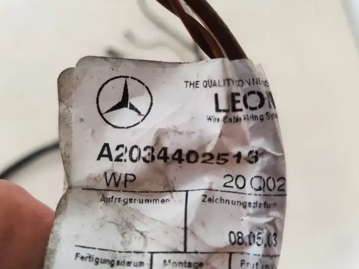 Mercedes-Benz C W203 (2000 - 2007) A2034402513 Проводка передней двери — фото 2