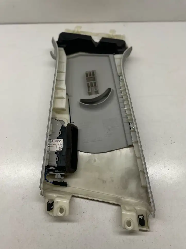 Audi A8 S8 D4 4H (2010 - 2014) 4G0819210B Верхняя обшивка стойки B — фото 2