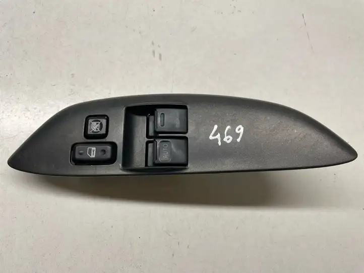 Toyota Yaris (1999 - 2003) Кнопка стеклоподъемников — фото 1