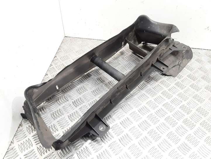 Ford Focus (2011 - 2015)  BM518314C Радиатор воздушного канала / канала