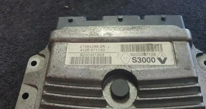 Renault Scenic II - Grand scenic II (2003 - 2006) 215842882A Блок управления двигателем (ЭБУ) — фото 2