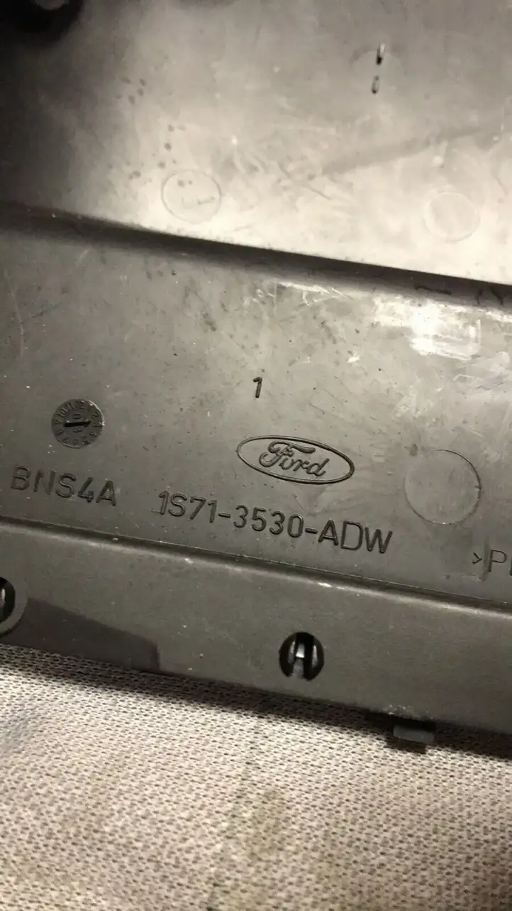 Ford Mondeo Mk III (2000 - 2007) 1s713530adw Обшивка рулевой колонки — фото 3