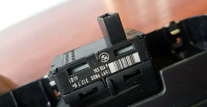BMW 1 E81 E87 (2004 - 2011) 6935534 Кнопка стеклоподъемников — фото 1