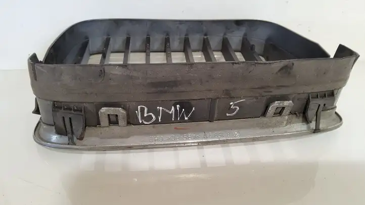 BMW 5 E39 (1996 - 2003) 8159313 Передняя решетка — фото 5