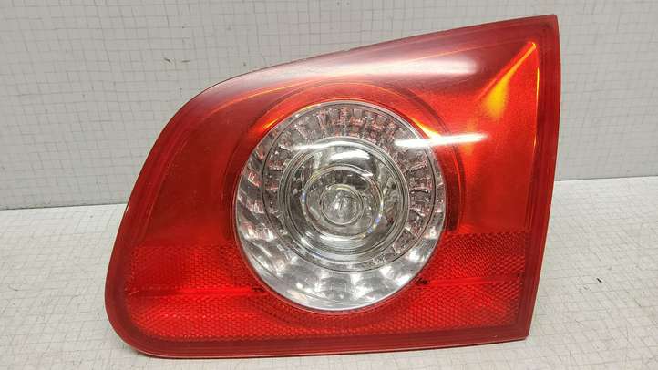 Volkswagen PASSAT B6 (2005 - 2010)  3C9945094 Задний фонарь в крышке багажника