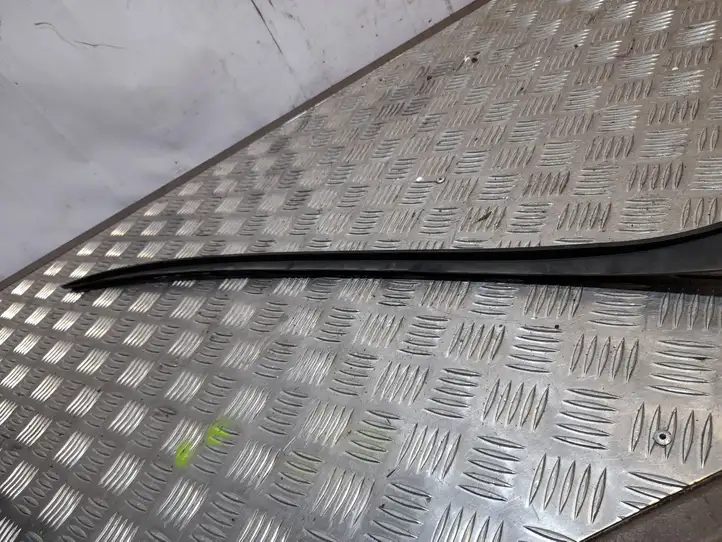 Audi Q5 SQ5 (2008 - 2012) 8R0854327A Накладка стоек лобового стекла — фото 3
