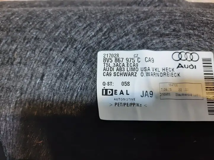 Audi A3/S3 8V (2012 - 2016) 8V5867975C Комплект обшивки крышки багажника — фото 3