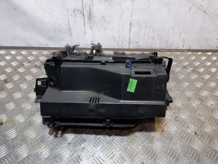 Mercedes-Benz E A207 (2010 - 2017) A2076800491 Бардачок в сборе — фото 2
