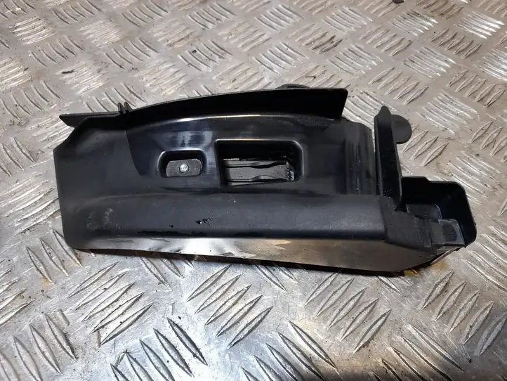 Audi A4 S4 B8 8K (2011 - 2015) 8K0857792A Прочие детали салона — фото 1
