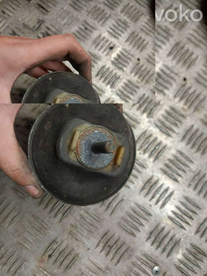 Audi A4 (2000 - 2006)  8E0199379B Подушка двигателя