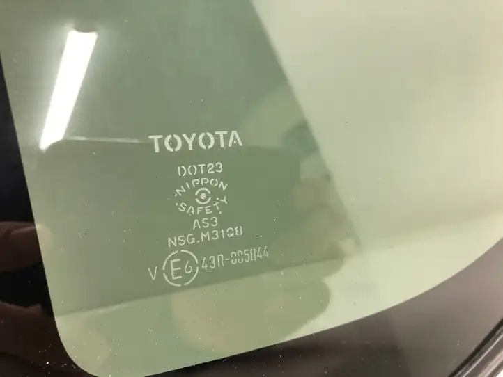Toyota RAV 4 (XA40) (2012 - 2018) 43R005844 Заднее боковое стекло — фото 4