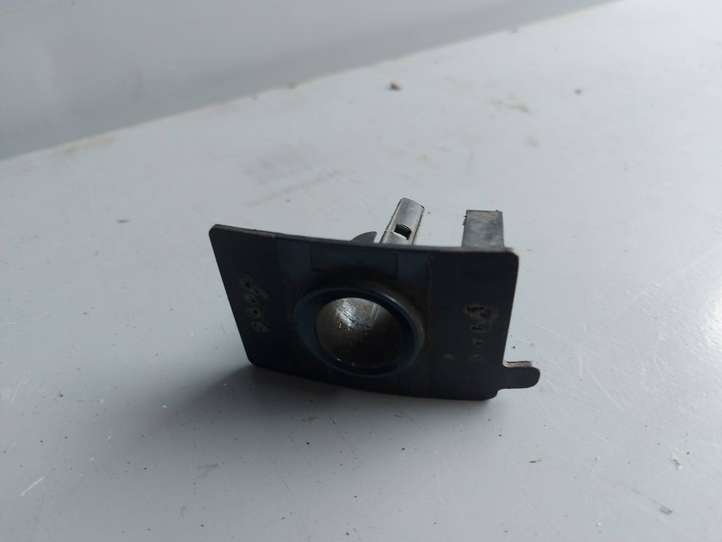 Volvo XC90 (2002 - 2006)  30763915 Кронштейн заднего датчика парковки (PDC)