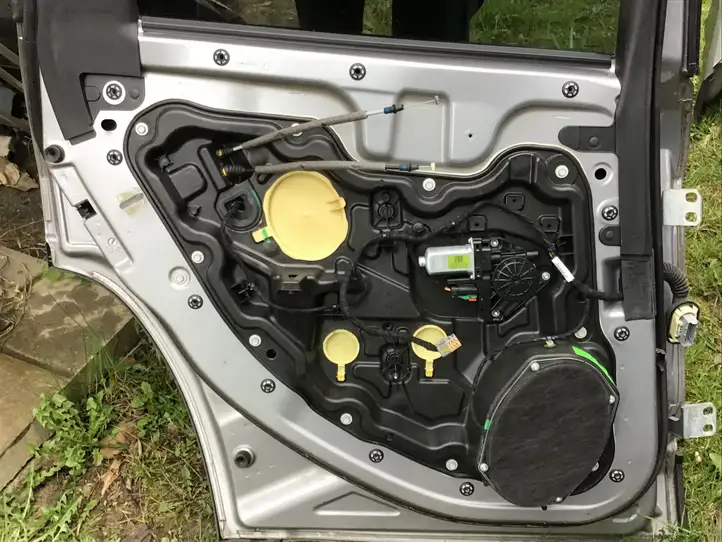 Jeep Cherokee (2013 - 2017) OEM Задняя дверь — фото 9