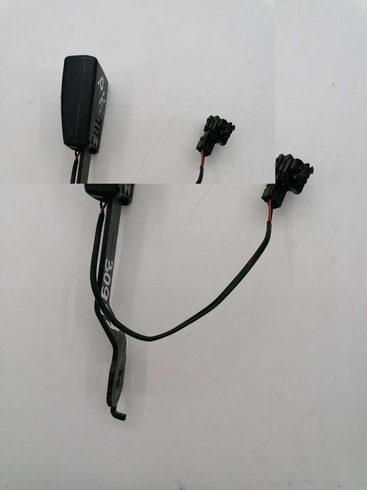 Renault Clio III (2005 - 2012)  33030396 Передняя звукоизоляция