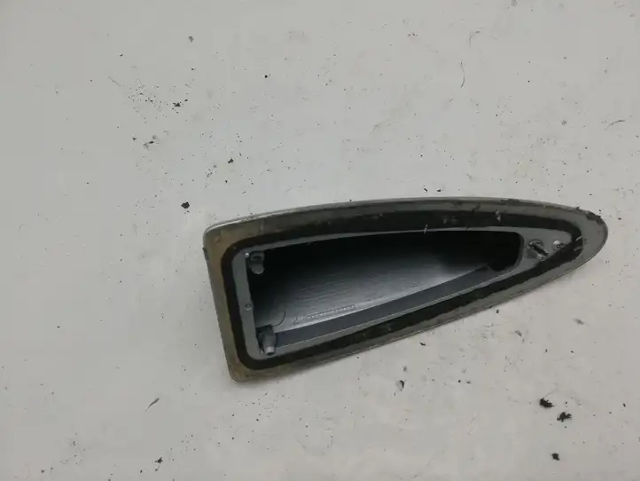BMW 5 E60 E61 (2004 - 2010) 6921897 Крышка GPS-антенны — фото 2