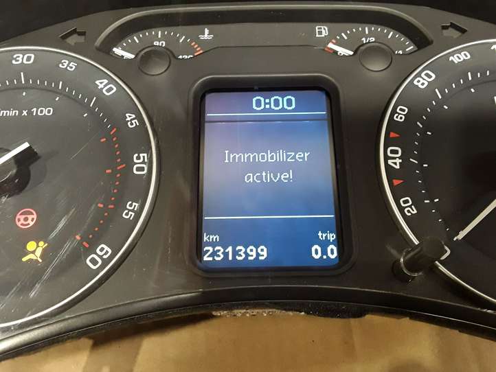 Skoda Octavia Mk2 (1Z) (2004 - 2013)  1Z0920842D Спидометр (приборный щиток)