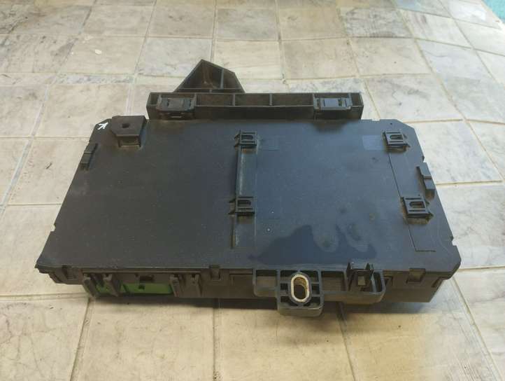 Opel Astra (2004 - 2009)  13115937 Блок предохранителей