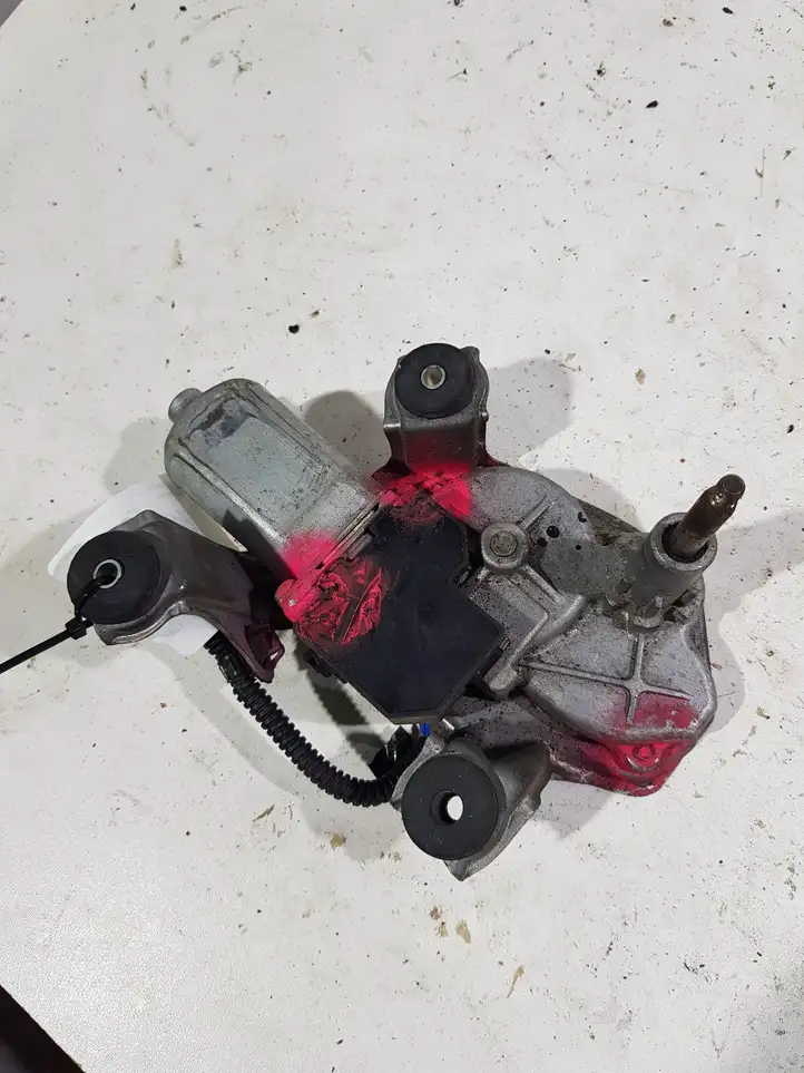 Toyota Avensis T250 (2003 - 2006) 8513045090 Двигатель стеклоочистителя заднего стекла — фото 1